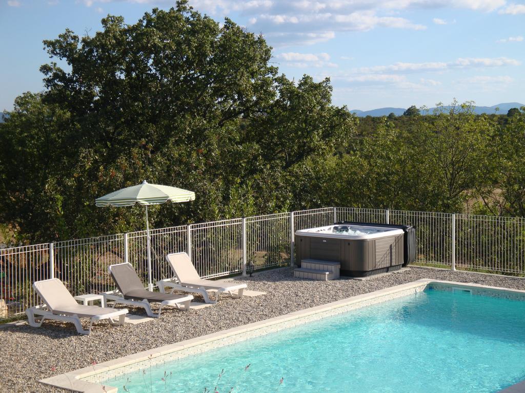 Les Villas de Perret Joyeuse Chambre photo