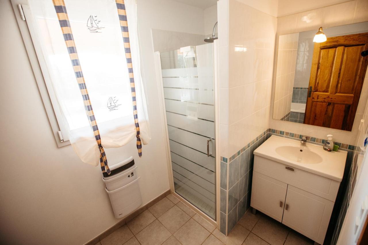 Les Villas de Perret Joyeuse Extérieur photo