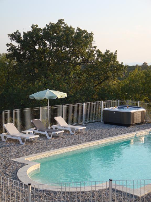 Les Villas de Perret Joyeuse Extérieur photo