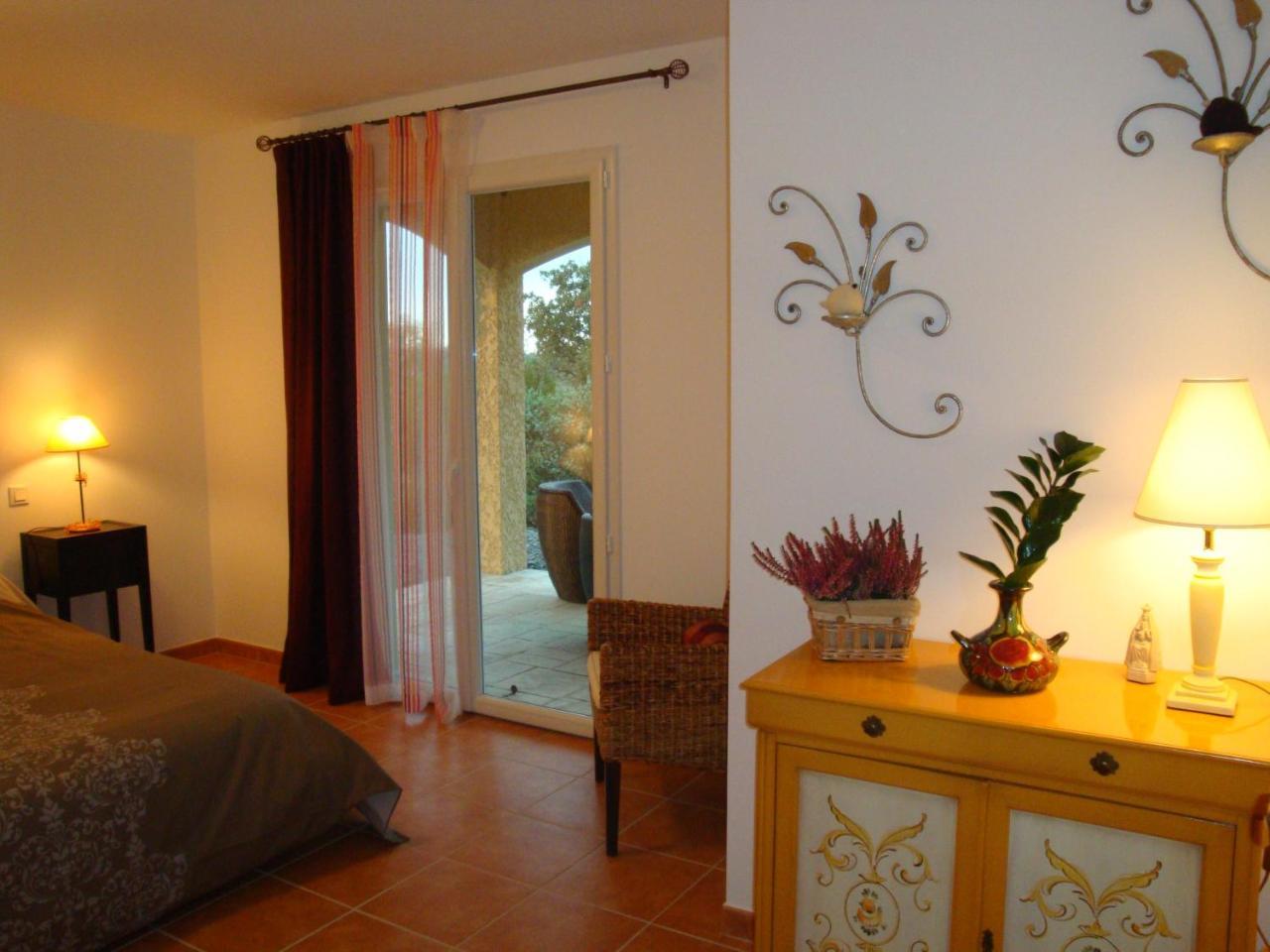 Les Villas de Perret Joyeuse Extérieur photo