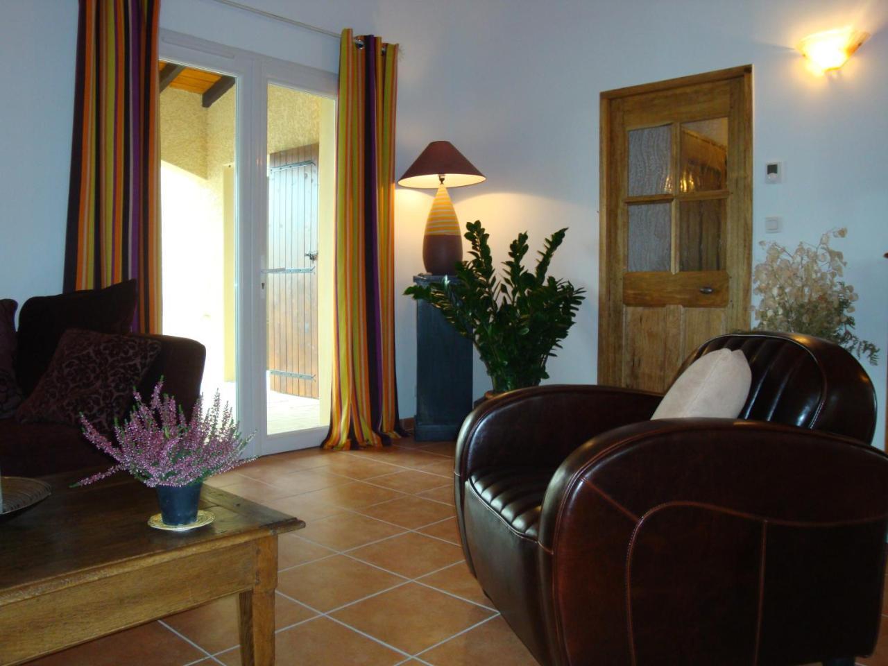 Les Villas de Perret Joyeuse Extérieur photo