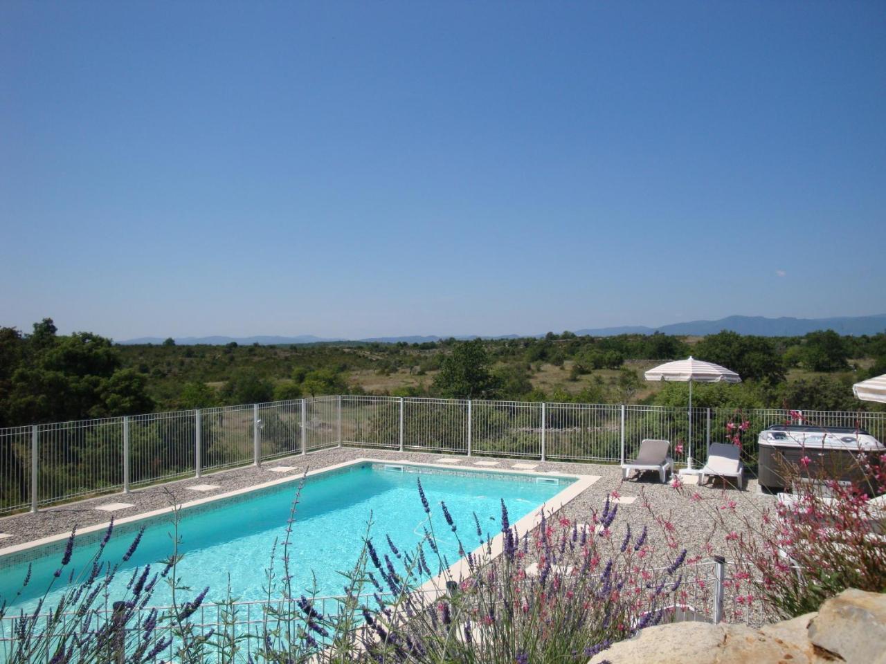 Les Villas de Perret Joyeuse Extérieur photo