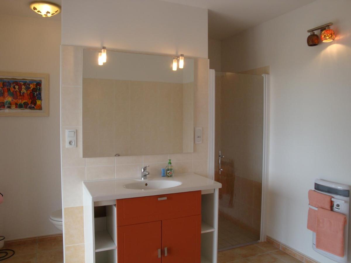 Les Villas de Perret Joyeuse Extérieur photo